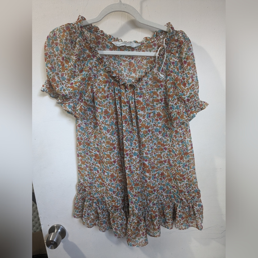 Zara Floral top( used) Size small